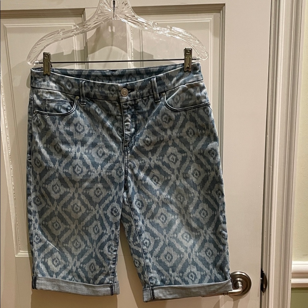 Chico’s So Slimming Girlfriend Shorts Size 0